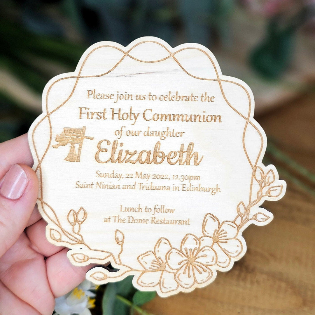 Personalised First Holy Communion Wooden Invitation - Rustic Floral wreath - Baptism Christening Confirmation Invite, Zaproszenie na Komunie