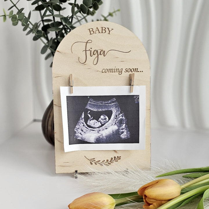 Pregnancy Announcement Sign – Personalised Engraved Wooden Plaque | Baby Shower Gift