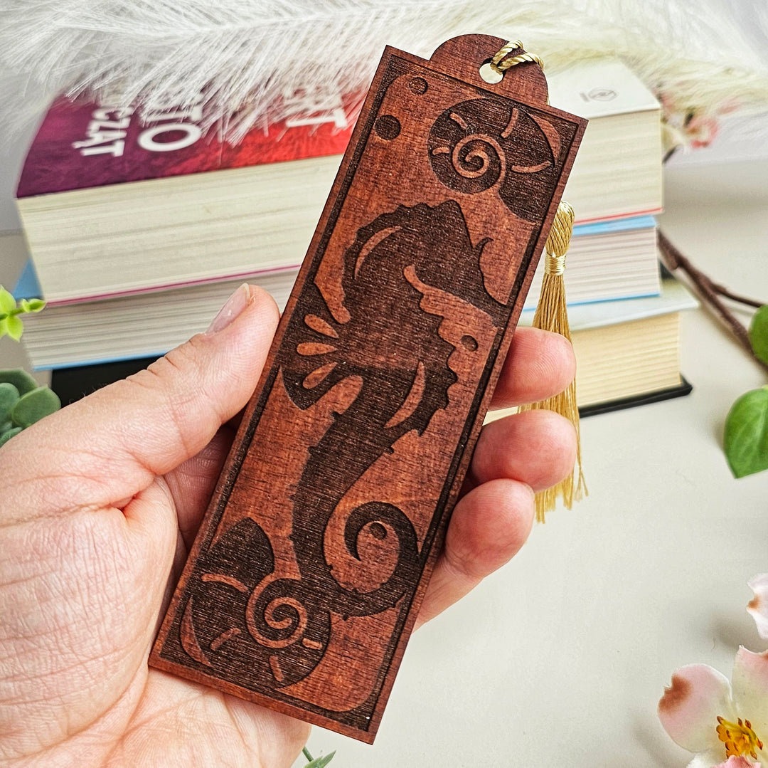 Personalised Seahorse Wooden Bookmark – Ocean-Themed Gift for Book Lovers