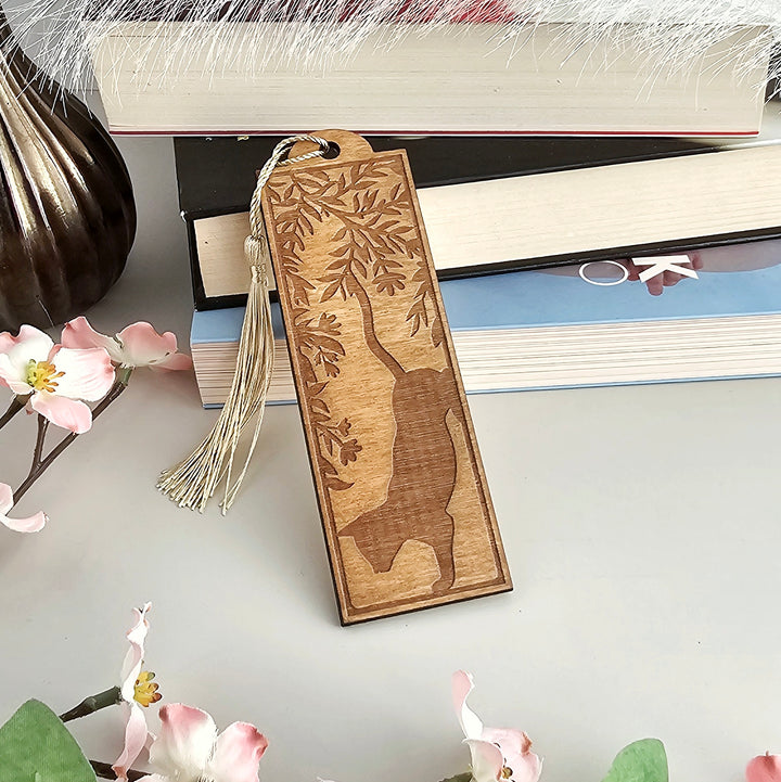 Cat Wooden Bookmark – Engraved Gift for Book Lovers