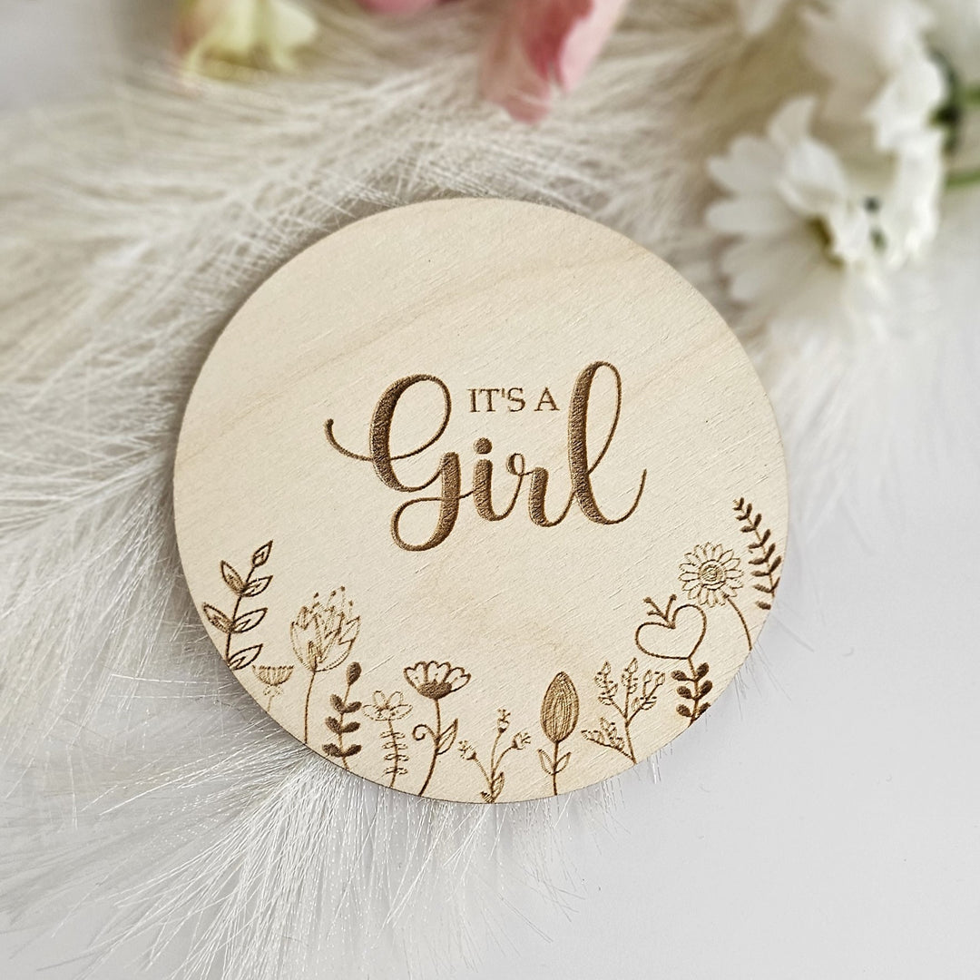 Wooden Baby Announcement It's a boy/girl - Floral Meadow - Milestone Card / Discs Photo Prop Plaque - Social Media Flat Lay Prop