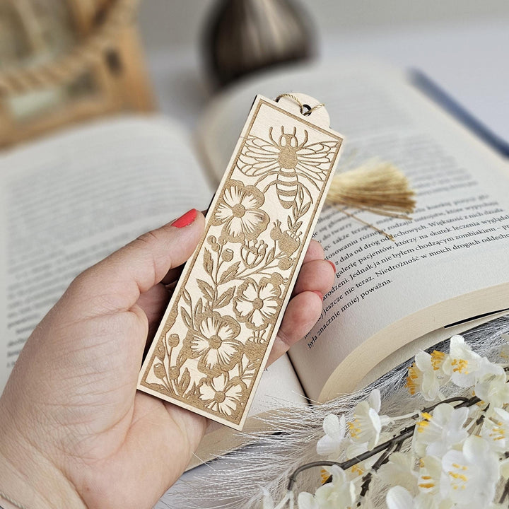 Bee Bookmark - Personalised Engraved Wooden Gift for Book Lovers