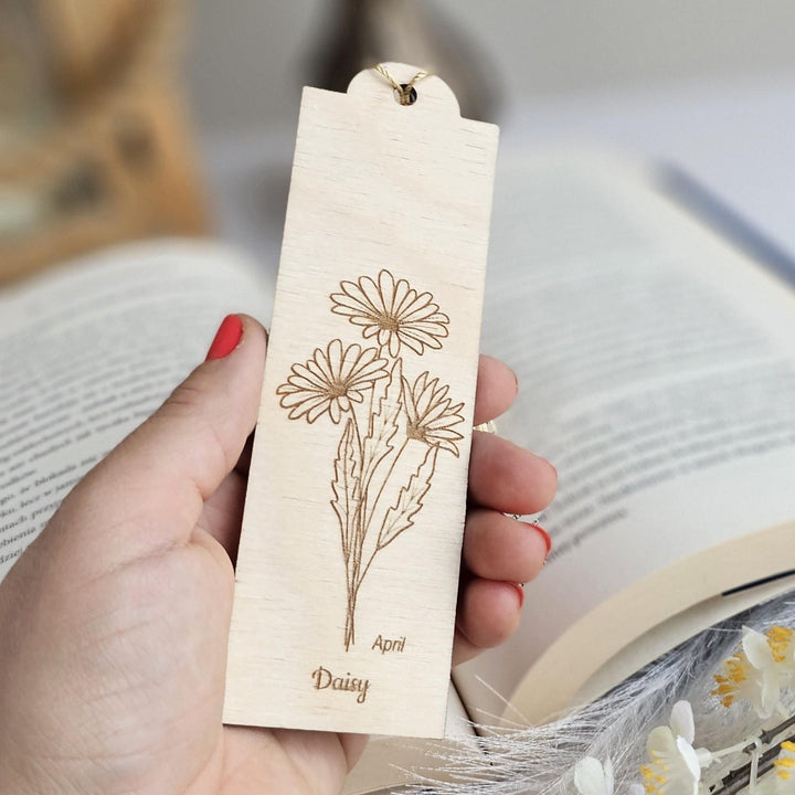 Birth Flower Bookmark April Daisy - Personalised Wooden Gift for Book Lovers