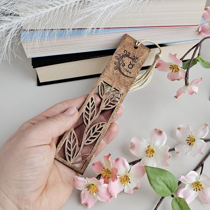 Personalised Zodiac Sign Bookmark - Leaf Wooden Cut-Out