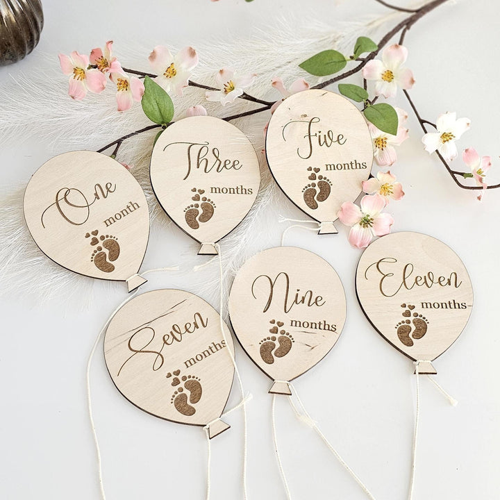 Personalized Baby Milestone Cards - Wooden Month Discs  Photo Props