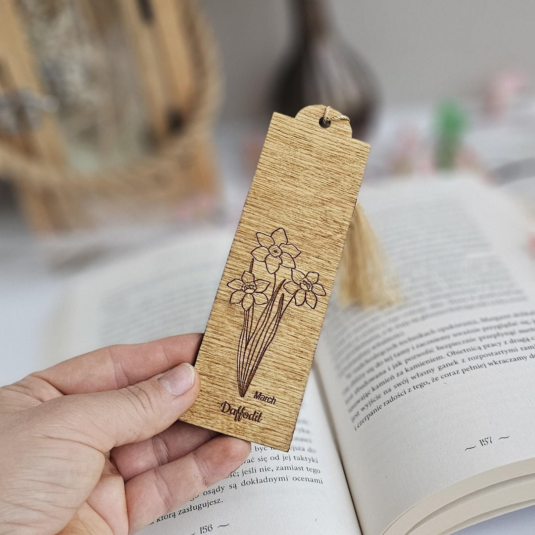 Birth Flower Bookmark March Daffodil - Personalised Wooden Gift for Book Lovers