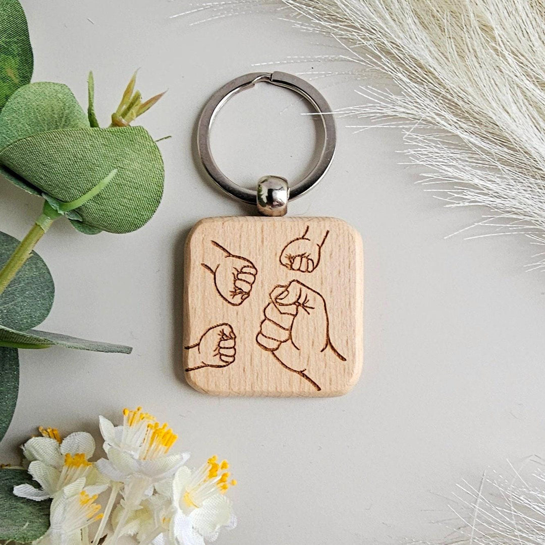 Father's Day Gift Personalised Wooden Keyring, Present for Stepdad, Daddy Birthday Keychain, Customised Men Gift, Papa Dada Pops Keepsake