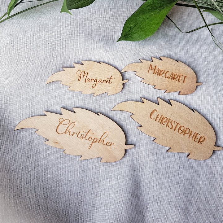 Rustic Autumn Leaf Place Name Setting - Personalised Wooden Table Decoration for Weddings, Thanksgiving, and Autumn Celebrations