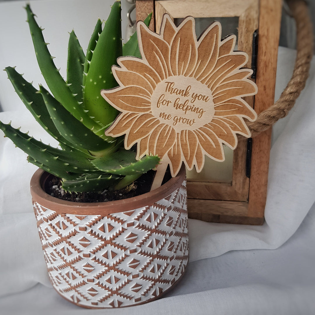 Personalised Sunflower Plant Lover Gift Tag - Wooden Flower Label for Valentines Day Mothers Day Teacher Appreciation Birthdays Anniversaries