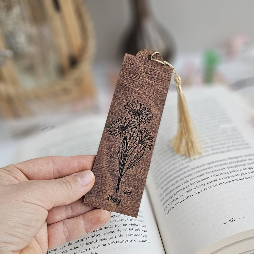 Birth Flower Bookmark April Daisy - Personalised Wooden Gift for Book Lovers