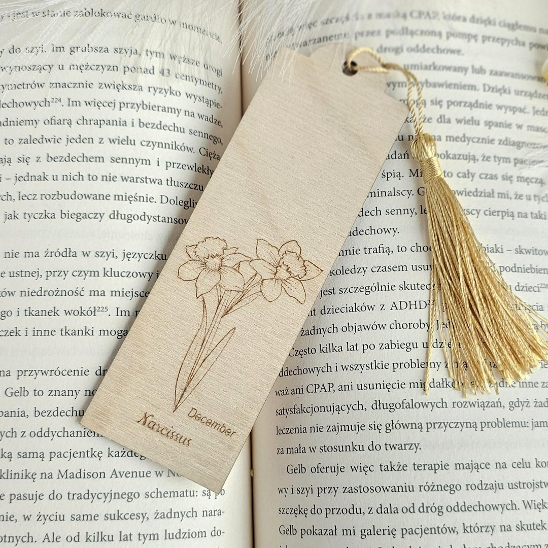 Birth Flower Bookmark December Narcissus - Personalised Wooden Gift for Book Lovers