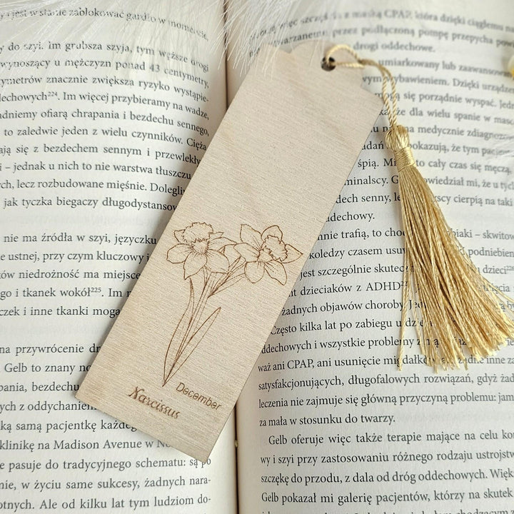 Birth Flower Bookmark December Narcissus - Personalised Wooden Gift for Book Lovers
