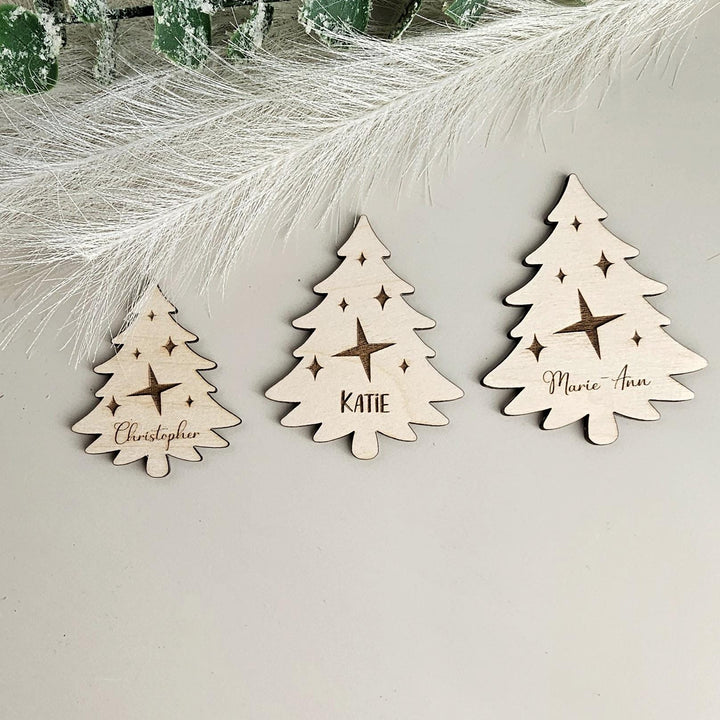 Personalised Rustic Christmas Tree Place Settings for Winter Weddings - Charming Table Decorations for Holiday Dinners