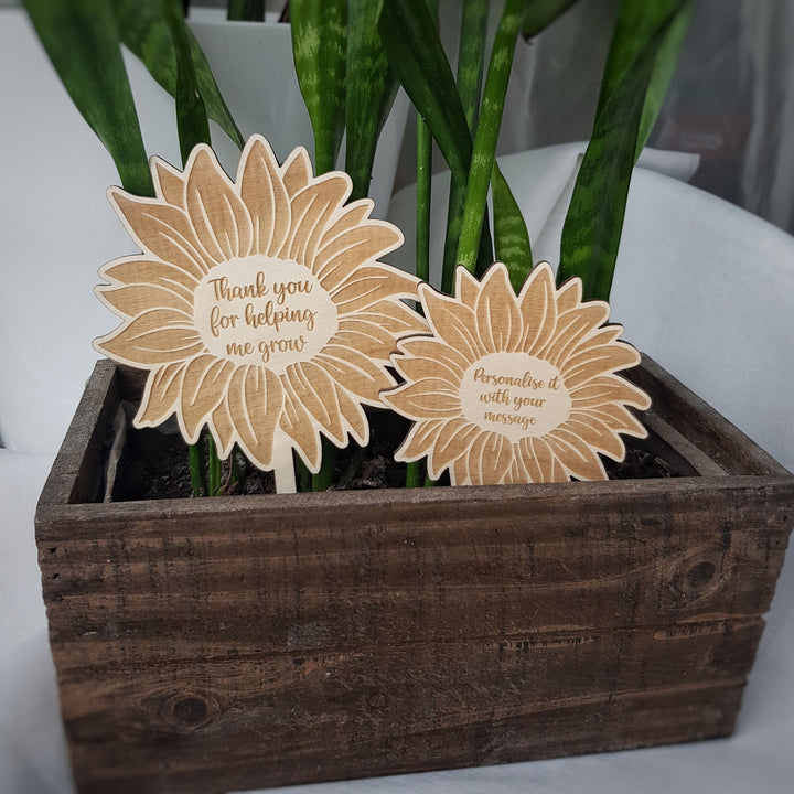 Personalised Sunflower Plant Lover Gift Tag - Wooden Flower Label for Valentines Day Mothers Day Teacher Appreciation Birthdays Anniversaries