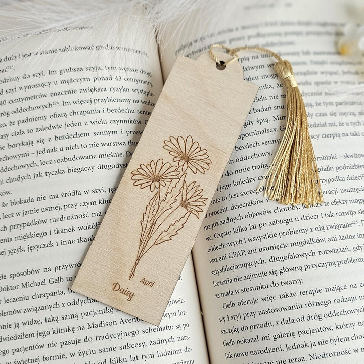 Birth Flower Bookmark April Daisy - Personalised Wooden Gift for Book Lovers