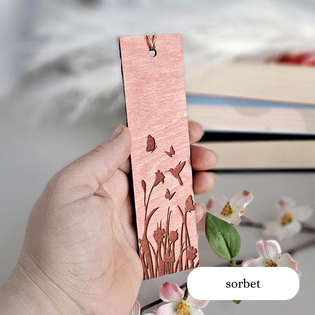 Personalized Floral Engraved Wooden Bookmark with Custom Message - Ideal Gift for Book Lovers