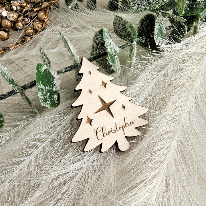 Personalised Rustic Christmas Tree Place Settings for Winter Weddings - Charming Table Decorations for Holiday Dinners