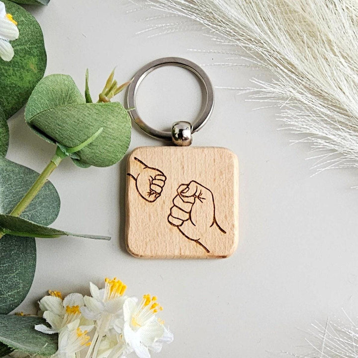 Father's Day Gift Personalised Wooden Keyring, Present for Stepdad, Daddy Birthday Keychain, Customised Men Gift, Papa Dada Pops Keepsake