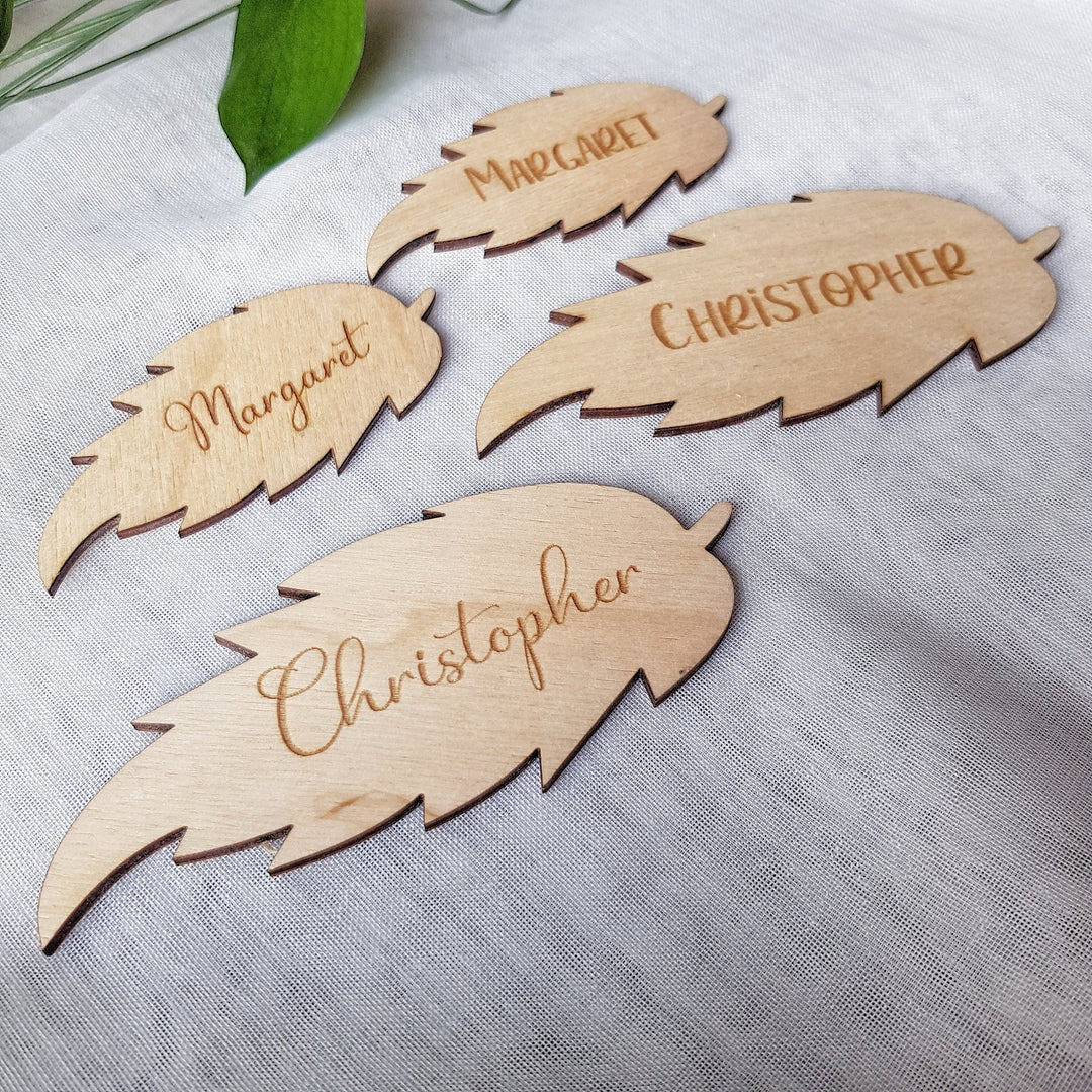 Rustic Autumn Leaf Place Name Setting - Personalised Wooden Table Decoration for Weddings, Thanksgiving, and Autumn Celebrations