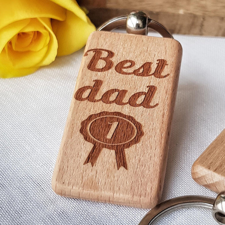 Father's Day Wooden Keyring - Best Dad Ever Keychain - Gift with personalised message on the back