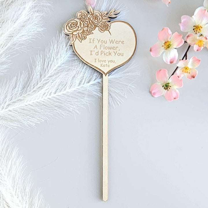 Personalised Plant Gift Tag - Rustic Wooden Floral Heart Marker for Birthdays & Mother's Day