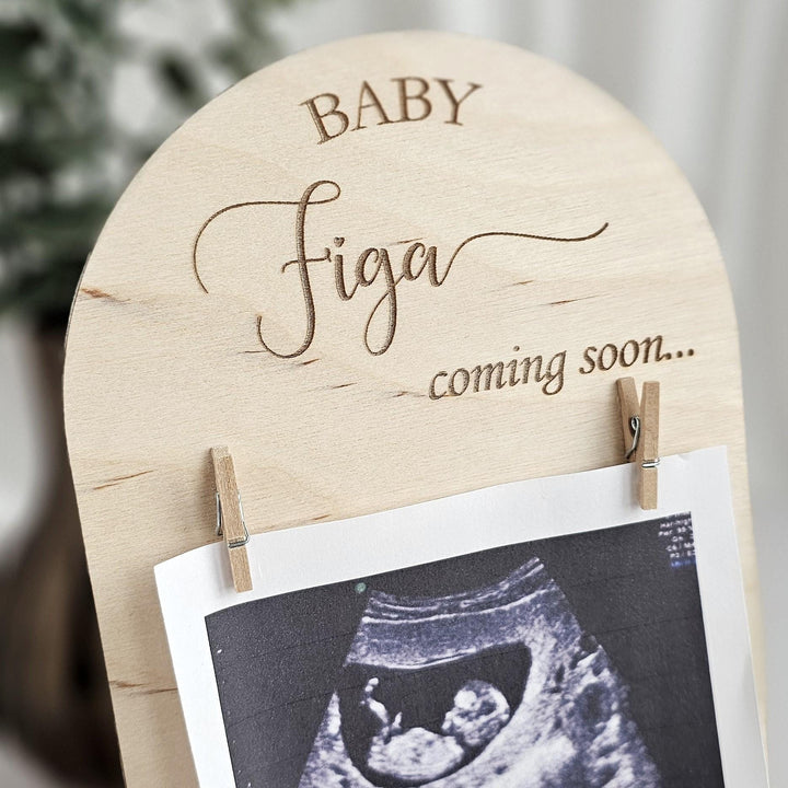 Pregnancy Announcement Sign – Personalised Engraved Wooden Plaque | Baby Shower Gift