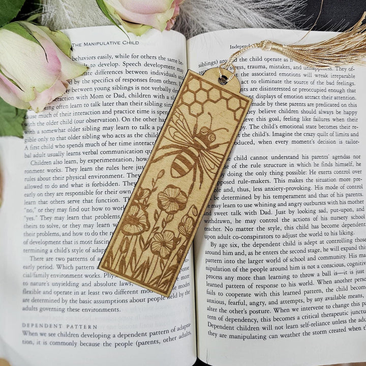 Bee Bookmark - Personalised Engraved Wooden Gift for Book Lovers