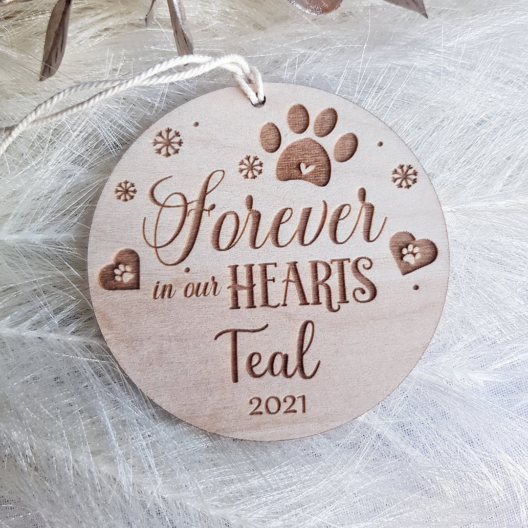 Customisable Wooden Pet Memorial Ornament - Rustic Farmhouse Style for Christmas Tree, Dog and Cat Remembrance Bauble