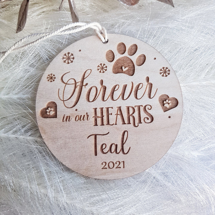 Customisable Wooden Pet Memorial Ornament - Rustic Farmhouse Style for Christmas Tree, Dog and Cat Remembrance Bauble