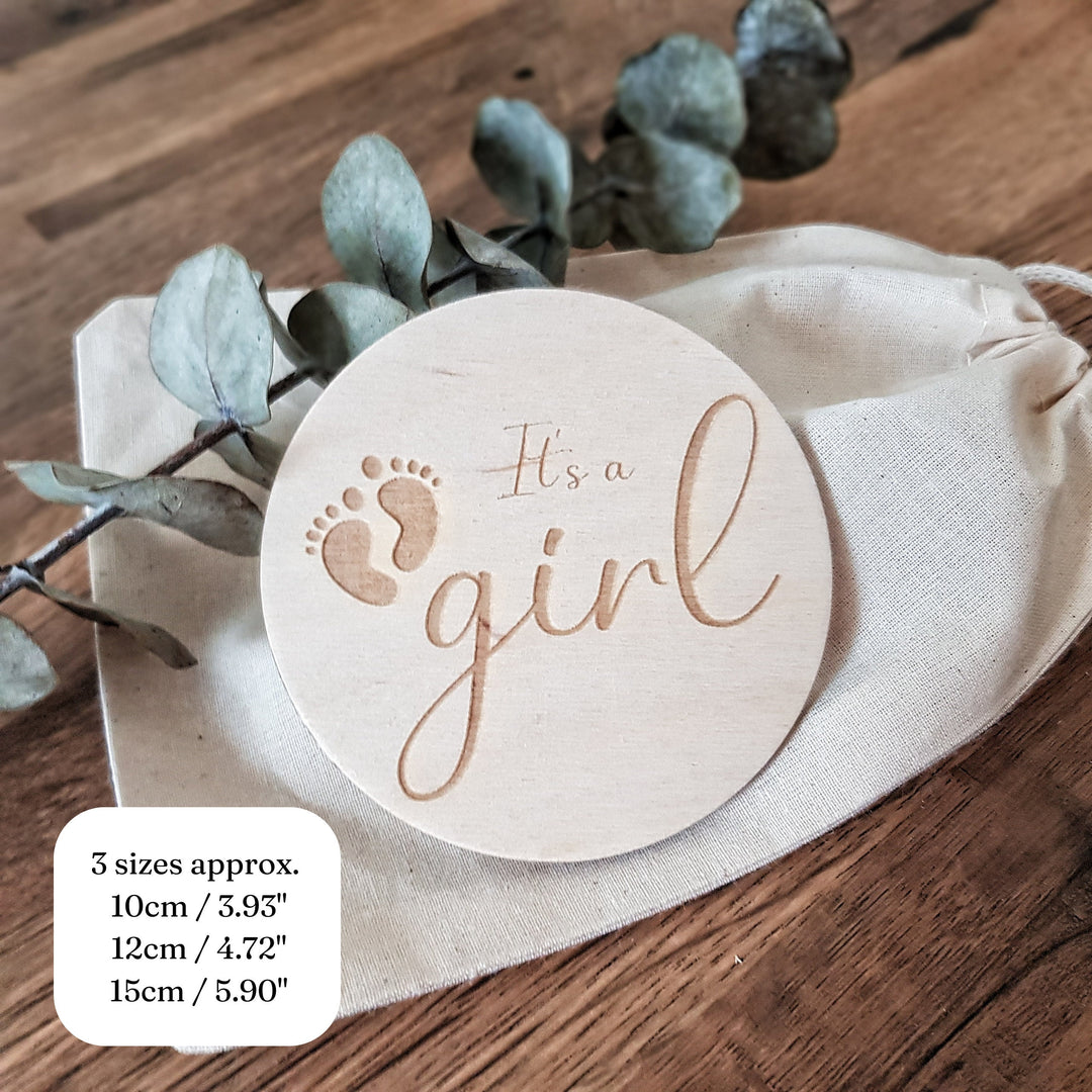 Wooden Baby Announcement It's a boy/girl | Milestone Card / Discs Photo Prop Plaque | | Social Media Flat Lay Prop