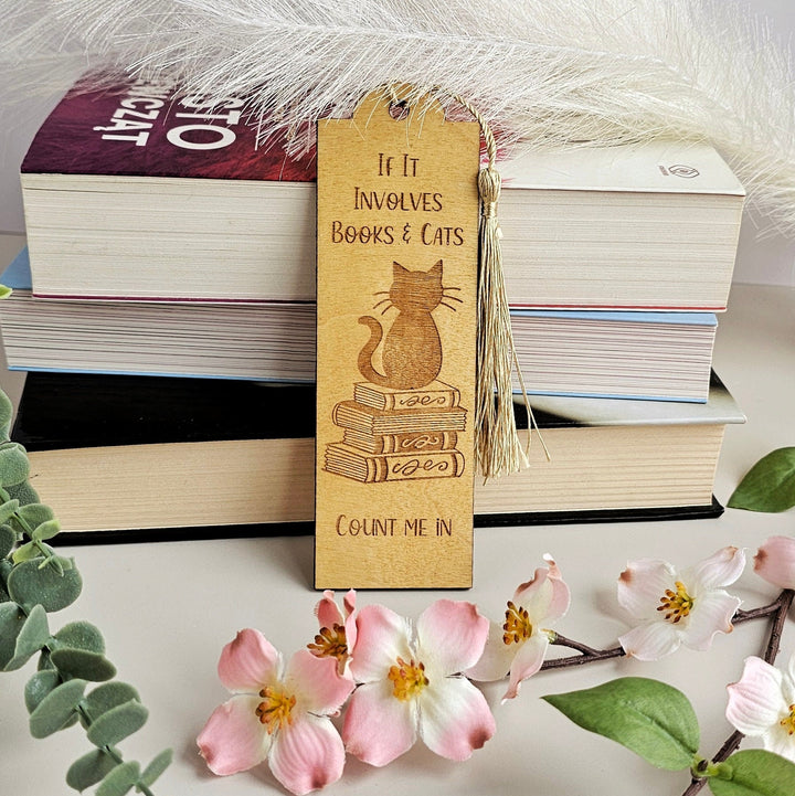 Cat and Books Lover's Engraved Wooden Bookmark - Custom Gift for Readers